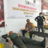 Kasdim 1505/Tidore, Bersama Anggota Mengikuti Kegiatan Donor Darah Di Polresta Tidore