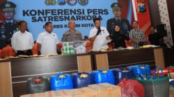 Polres Kediri Kota Amankan Tersangka Jual Miras Oplosan Es Moni yang Viral di Medsos