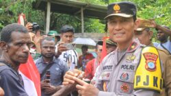 Kembalinya 64 Warga Pengungsi ke Kampung Imsun, Suasana Haru Warnai Momen Bersejarah di Bawah Kibaran Merah Putih