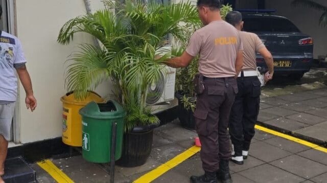 Personil Polsek Cikupa Laksanakan Kerja Bakti, Dipimpin Langsung Kapolsek AKP Johan Armando Utan