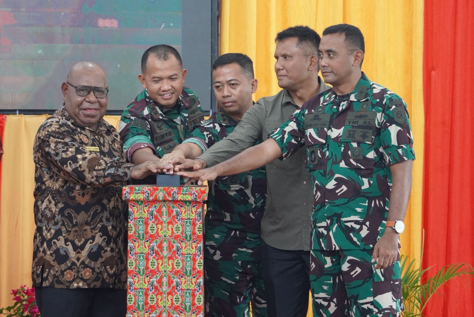 Dandim 1710/Mimika Hadiri Kegiatan Peluncuran Penggunaan Mimika Center Kab. Mimika TA 2025
