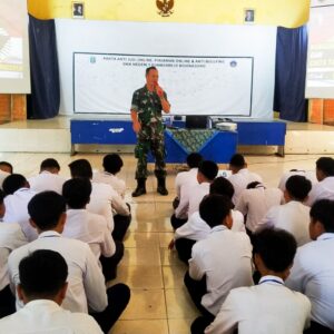 IMG-20250715-WA0016 Giat MPLS, Babinsa Kodim Bojonegoro berikan Pendidikan Karakter