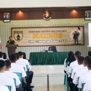 IMG-20250721-WA0030 Dandim Bojonegoro Motivasi Ratusan Sarjana Lulusan SPPI