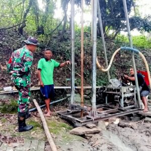 IMG-20250729-WA0052 Permudah dapatkan Akses Air Bersih, Satgas TMMD 125 Bojonegoro Buatkan Sumur Bor Warga Soko