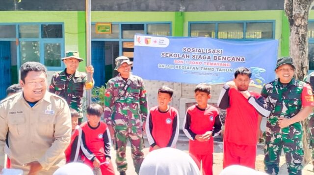 TMMD 125 Bojonegoro, Satgas, PMI dan Tagana Bersinergi Sosialisasikan Sekolah Siaga Bencana