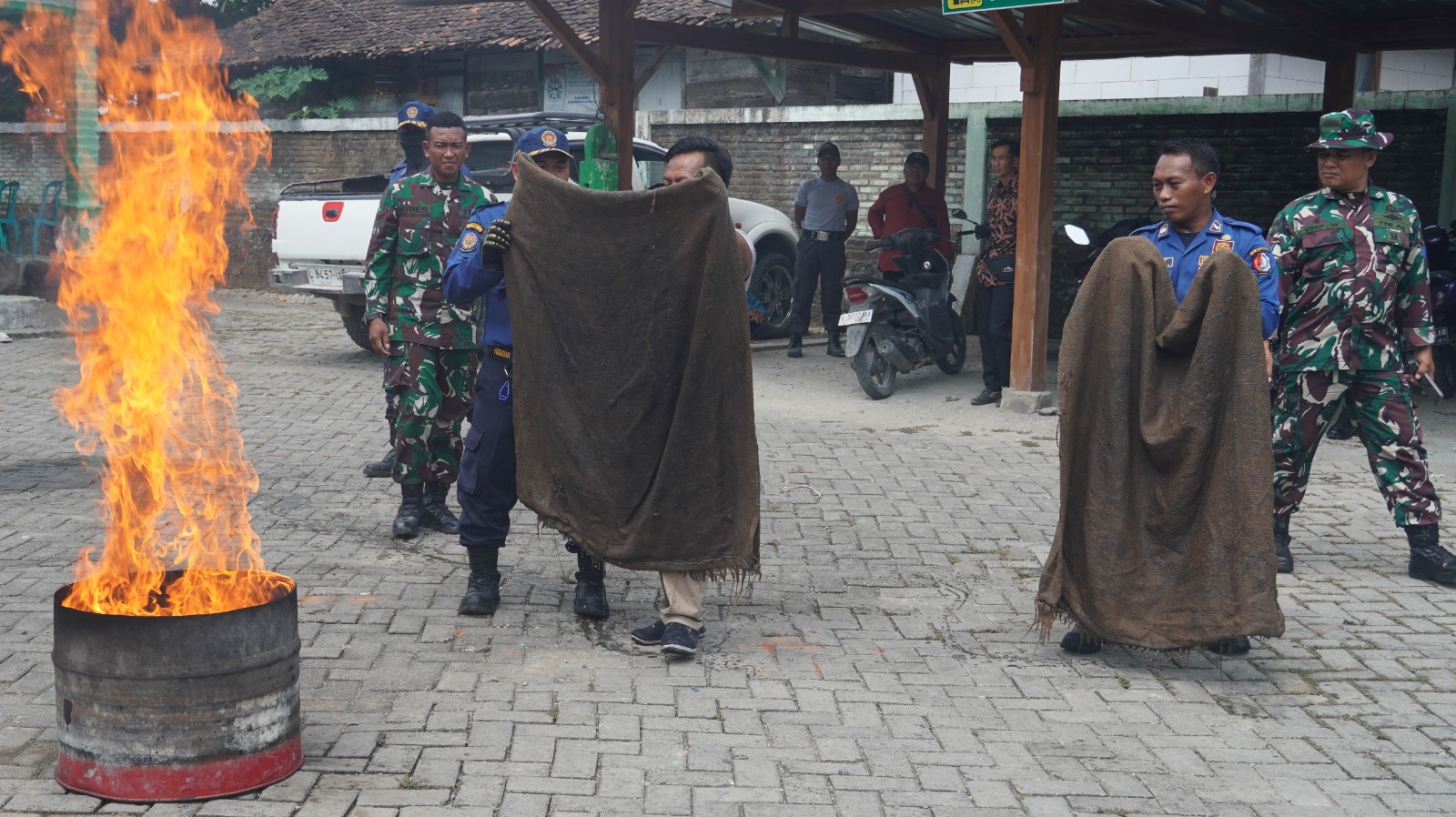 TMMD 125 Bojonegoro Edukasi Warga Soko tentang Pencegahan dan Penanganan Bahaya Kebakaran