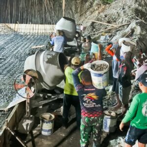 IMG-20250816-WA0055 Maksimalkan Pekerjaan, Satgas TMMD 125 Bojonegoro Kerja Lembur