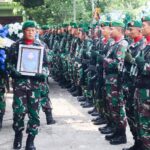 IMG-20250824-WA0025 Kasdim 0813 Bojonegoro Pimpin Upacara Pemakaman Jenazah Babinsa Koramil Ngraho