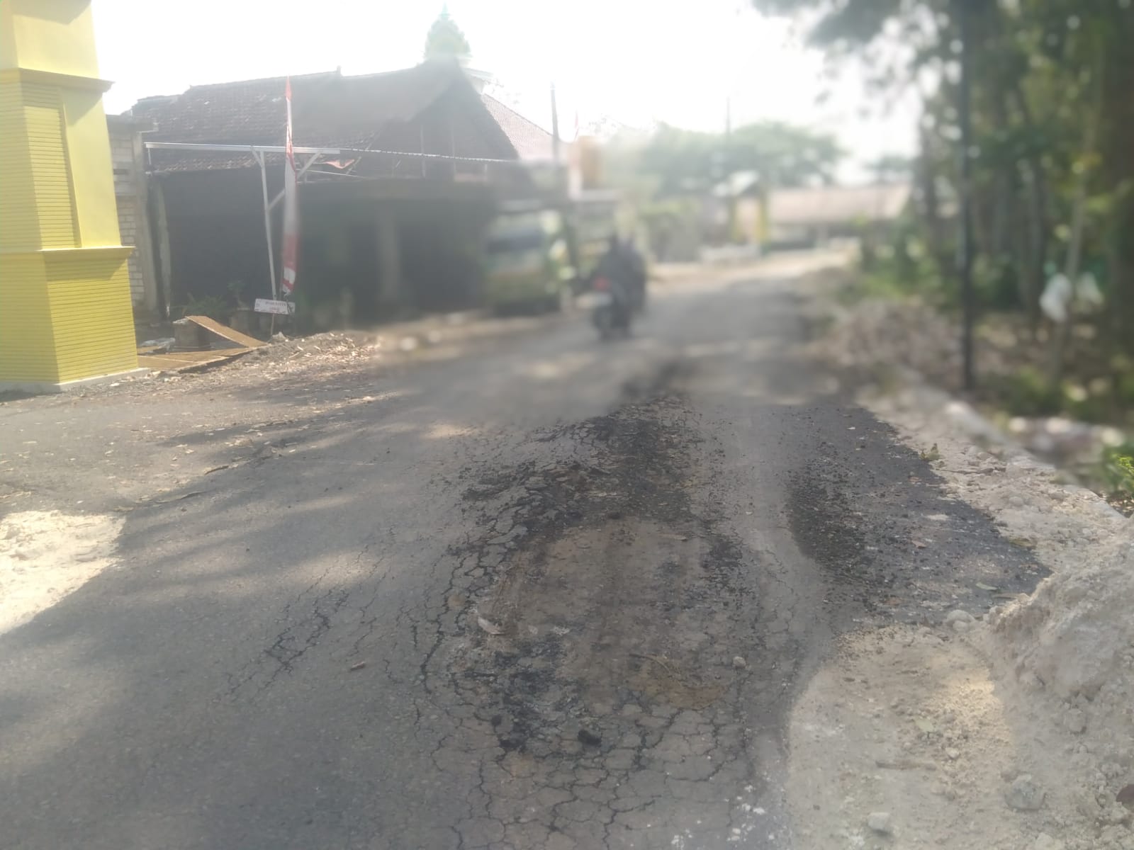 Baru Selesai, Jalan Kabupaten Durikedungjero–Mendungo Sudah Rusak Parah: Kontraktor Diduga Abaikan Spesifikasi