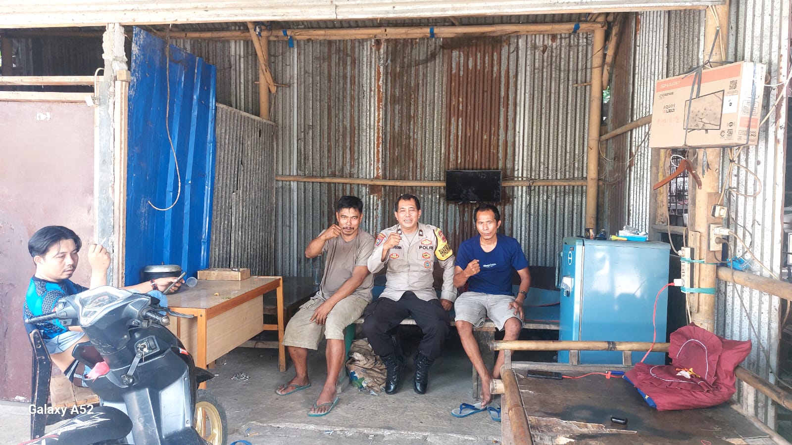 Polsek Cikupa Tingkatkan Sinergi, Bhabinkamtibmas Sambangi Warga Sukadamai