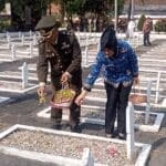 Ziarah Nasional Di TMP Raden Wijaya, Momentum HUT Ke 80 TNI Untuk Mengenang Jasa Pahlawan
