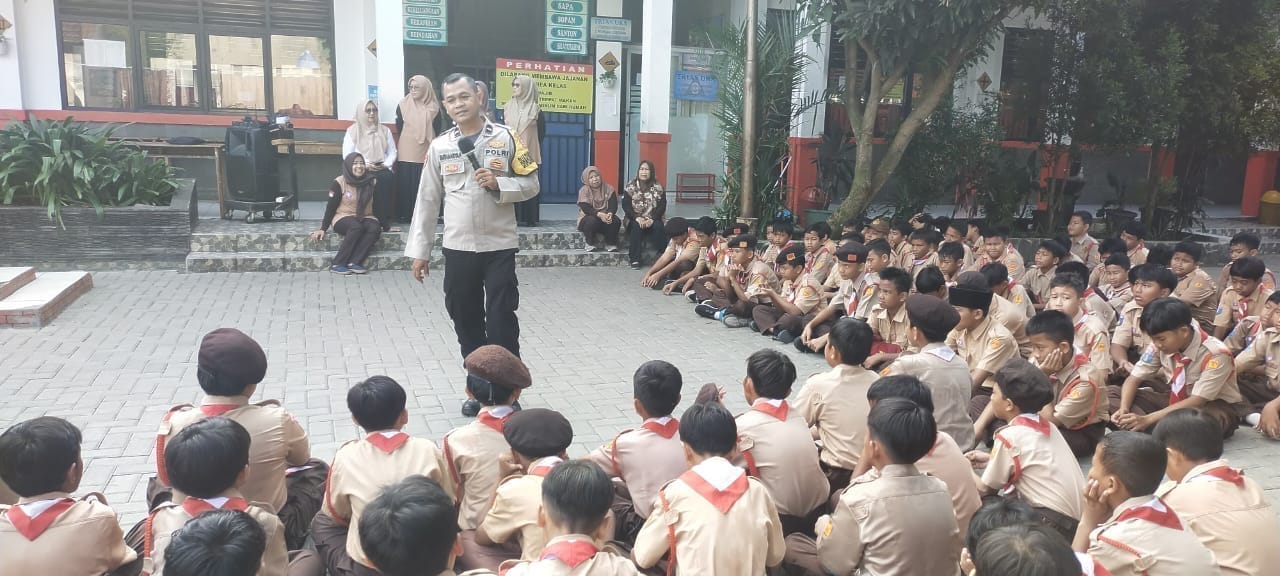 Polsek Cikupa Gencarkan Edukasi Kamtibmas di Sekolah, Tanamkan Nilai Disiplin pada Pelajar SD