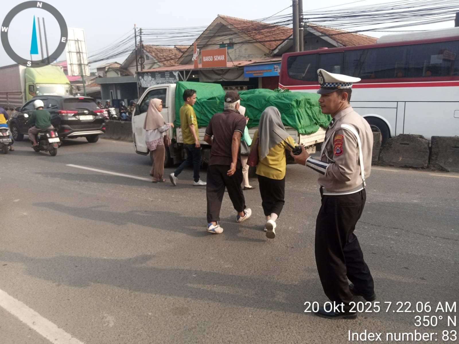 Kanit Lantas Polsek Cikupa IPTU Udi Muhdi Turun Langsung Pantau Arus Lalu Lintas Pagi Hari