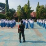 IMG-20251020-WA0041 Serentak, Babinsa Kodim Bojonegoro Gelar Penguatan Bela Negara Dikalangan Pelajar