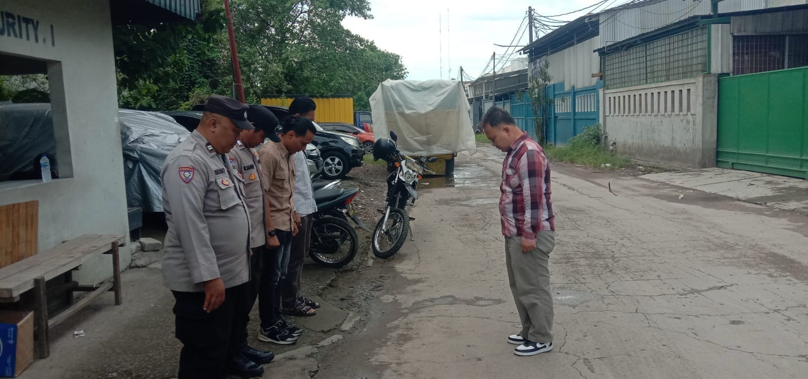 Pastikan Situasi Kondusif, Polsek Cikupa Gelar Apel Pengamanan Jelang Aksi Buruh di Kantor Bupati Tangerang