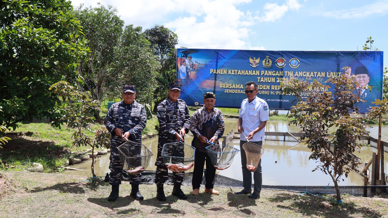 Dukung Kesejahteraan Masyarakat, Kodaeral XIV Gelar Panen Raya TNI AL Serentak Tahun 2025