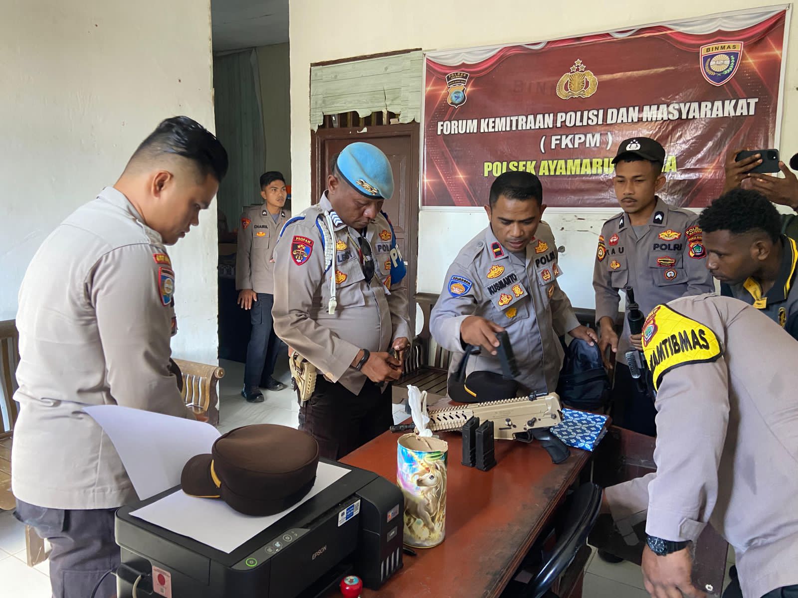 Wakapolres Maybrat Pimpin Pengecekan Kesiapan Personel dan Inventaris Polsek Jajaran Jelang Operasi Lilin 2025