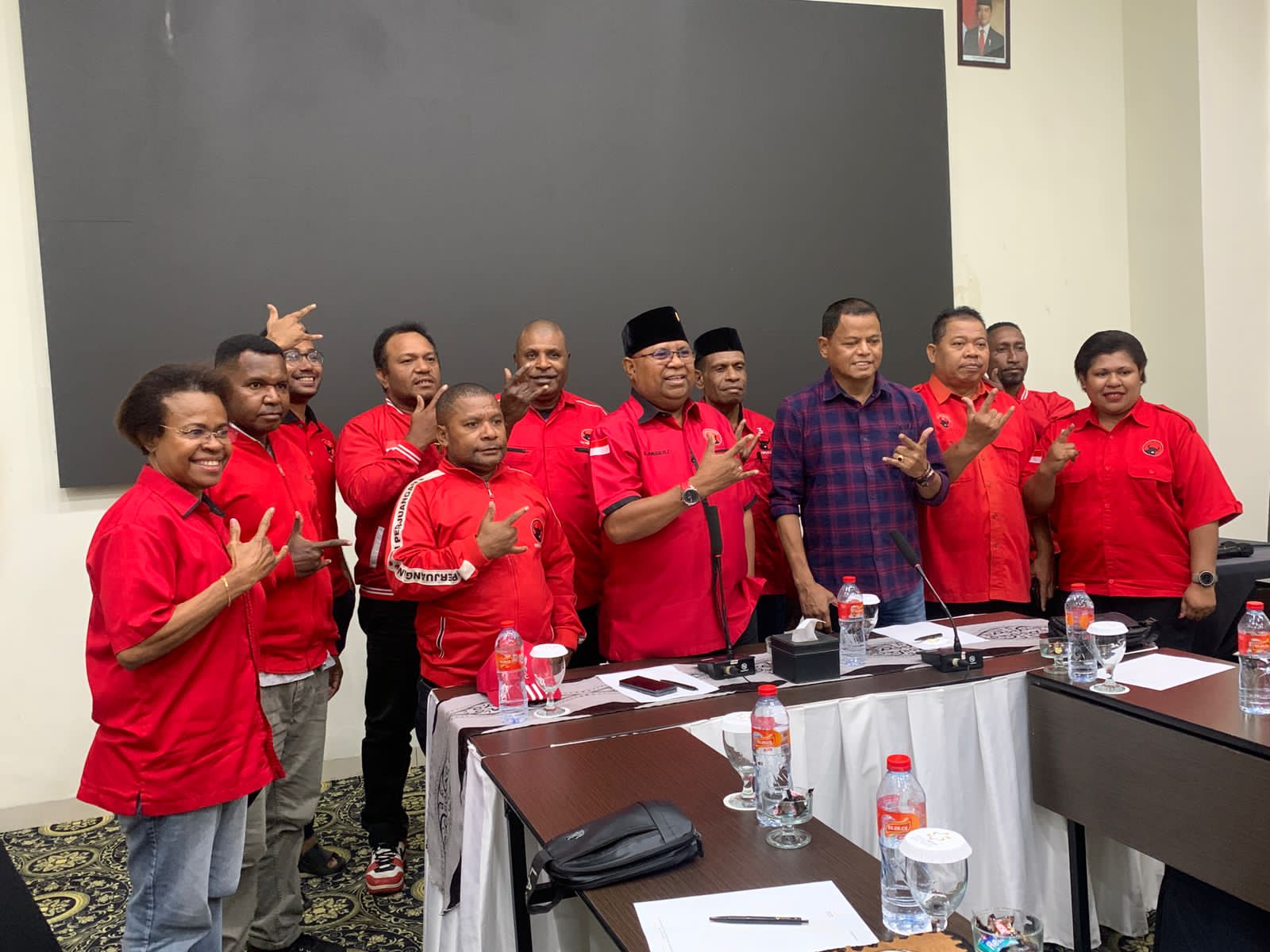Samsudin Anggiluli Resmi Pimpin DPD PDI Perjuangan Papua Barat Daya Periode 2025-2030, Siapkan Konverda di Kota Sorong