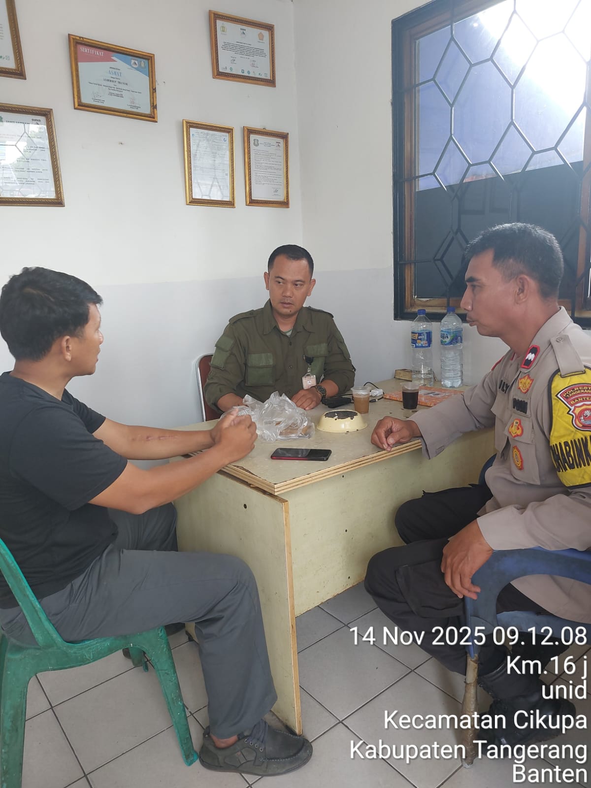 Aipda Ilyas Bhabinkamtibmas Kelurahan Sukamulya Sambangi RS Metro dan Sampaikan Pesan Kamtibmas