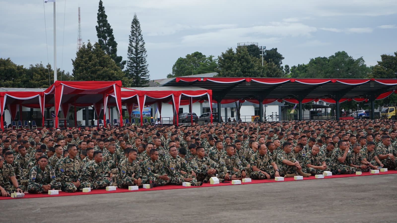Penuh Khidmat Prajurit Yonif 2 Marinir Ikuti Doa Lintas Agama Jelang HUT Korps Marinir ke-80 Penuh Khidmat Prajurit Yonif 2 Marinir Ikuti Doa Lintas Agama Jelang HUT Korps Marinir ke-80