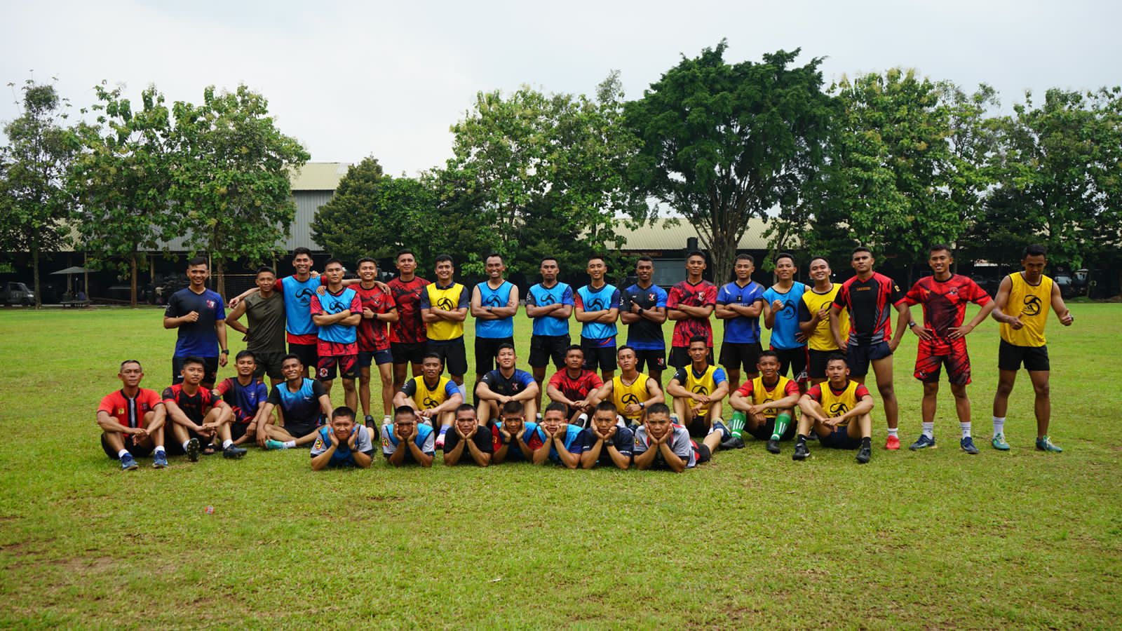 Penuh Keceriaan dan Soliditas, Yonif 2 Marinir Gelar Fun Football Bersama Danyonif di Ksatrian Hartono Penuh Keceriaan dan Soliditas, Yonif 2 Marinir Gelar Fun Football Bersama Danyonif di Ksatrian Hartono