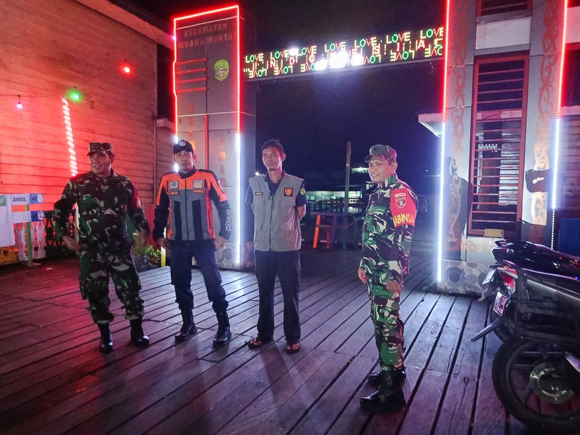 Babinsa Bersama Warga Kompak Jaga Kamtibmas Pastikan Wilayah Tetap Aman