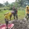Perkuat Kebersamaan Serta Cerminkan Sikap Toleransi, Babinsa Koramil 1710-07/Mapurujaya Bersama Warga Gelar Kerja Bakti Pembangunan Masjid