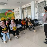 Duduk Bersama Warga, Polantas Ajarkan SIM dengan Bahasa yang Menyentuh Hati