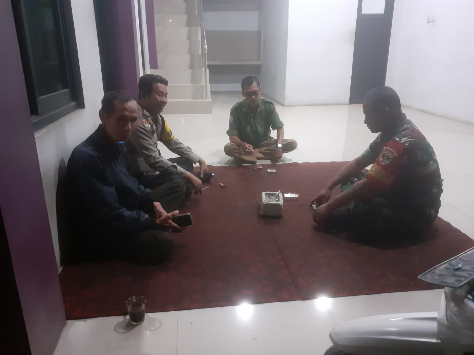 Polsek Cikupa Gelar Ronda Siskamling Bersama Warga di Desa Bitung Jaya