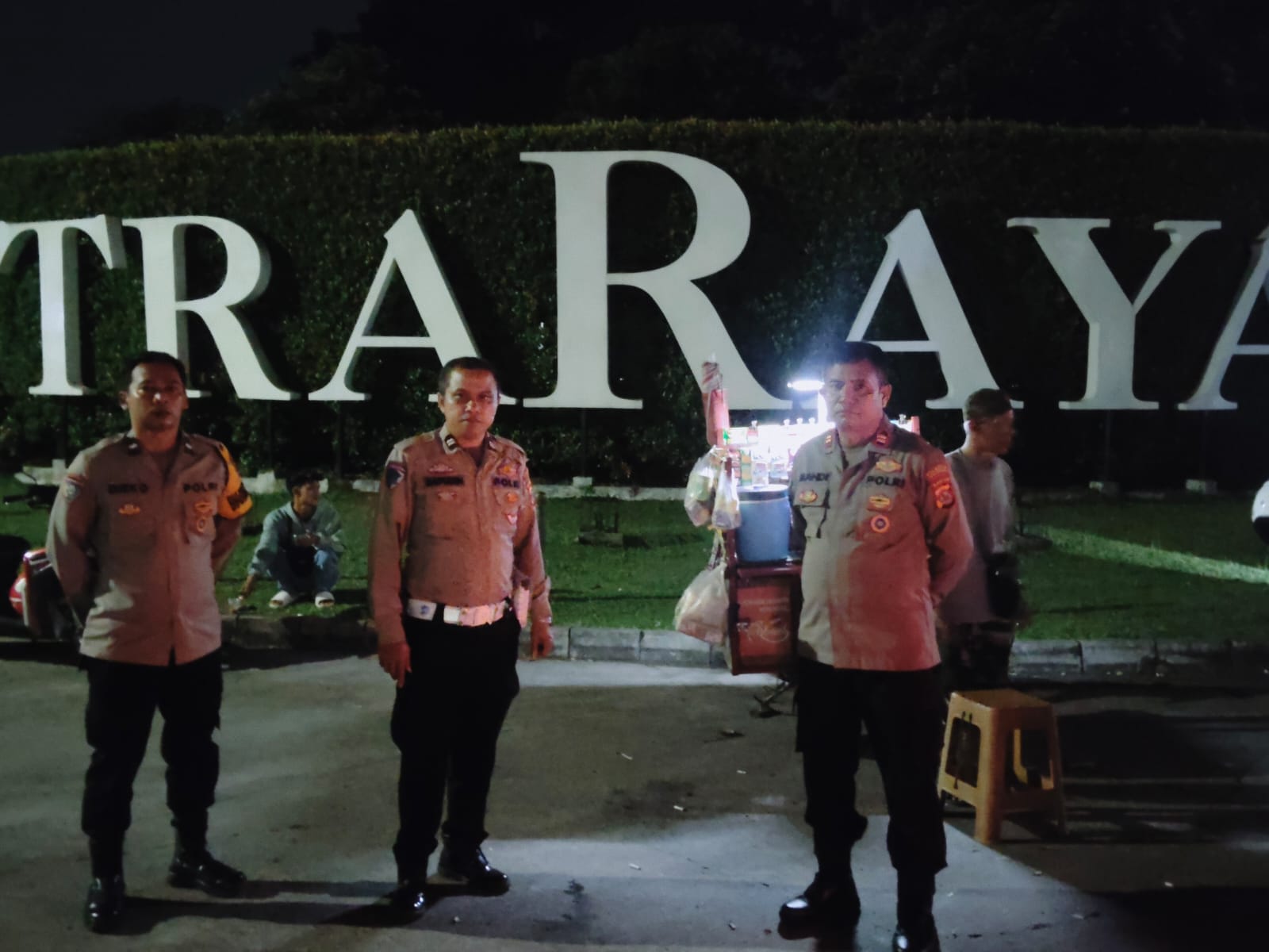 Ops Cipkon KYRD Polsek Cikupa Amankan Tiga Botol Miras di Wilayah Hukum Cikupa Ops Cipkon KYRD Polsek Cikupa Amankan Tiga Botol Miras di Wilayah Hukum Cikupa