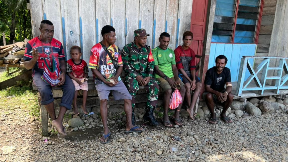 Pos-Ramil 1714-07/Fawi Menyambut Natal Ciptakan Situasi Yang Baik Dengan Masyarakat Binaan Melalui Giat Komsos