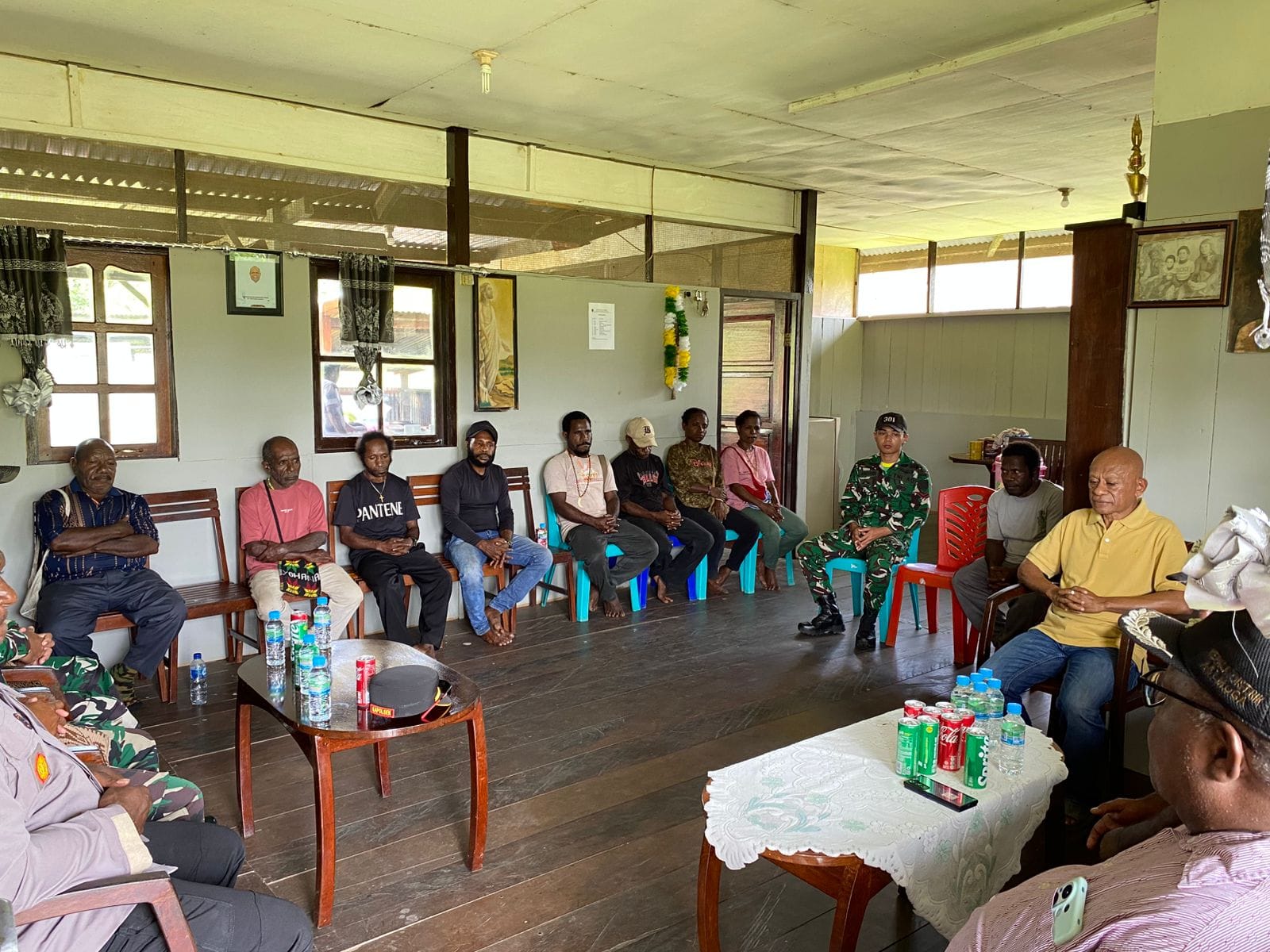 Perkokoh Tali Silaturahmi Serta Kemanunggalan, Babinsa Koramil Agimuga Gelar Komsos Bersama Tokoh Masyarakat Di Wilayah Binaan Perkokoh Tali Silaturahmi Serta Kemanunggalan, Babinsa Koramil Agimuga Gelar Komsos Bersama Tokoh Masyarakat Di Wilayah Binaan