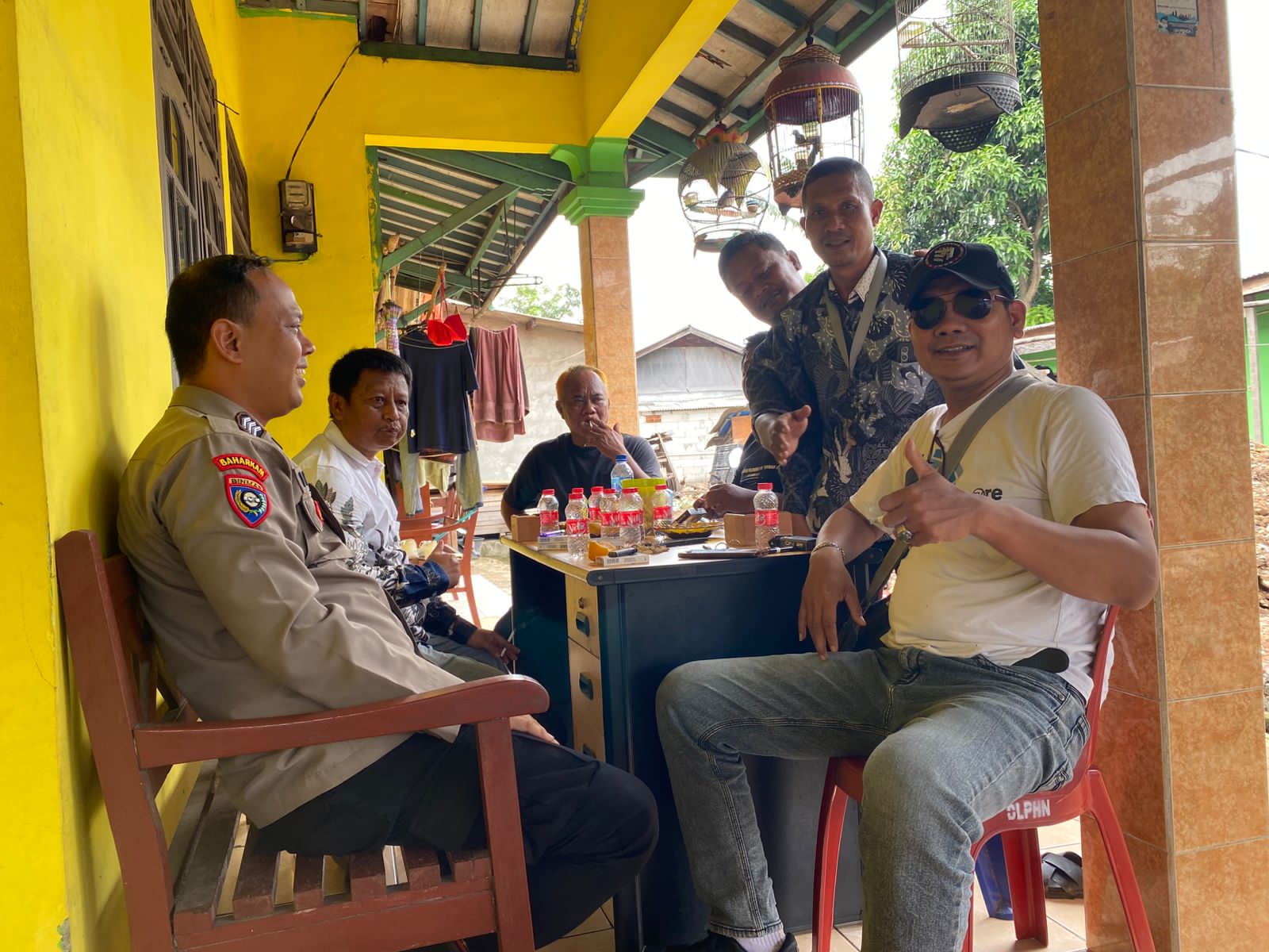 Bhabinkamtibmas Polsek Cikupa Sambangi Ketua RT di Kelurahan Bunder, Perkuat Sinergi Kamtibmas