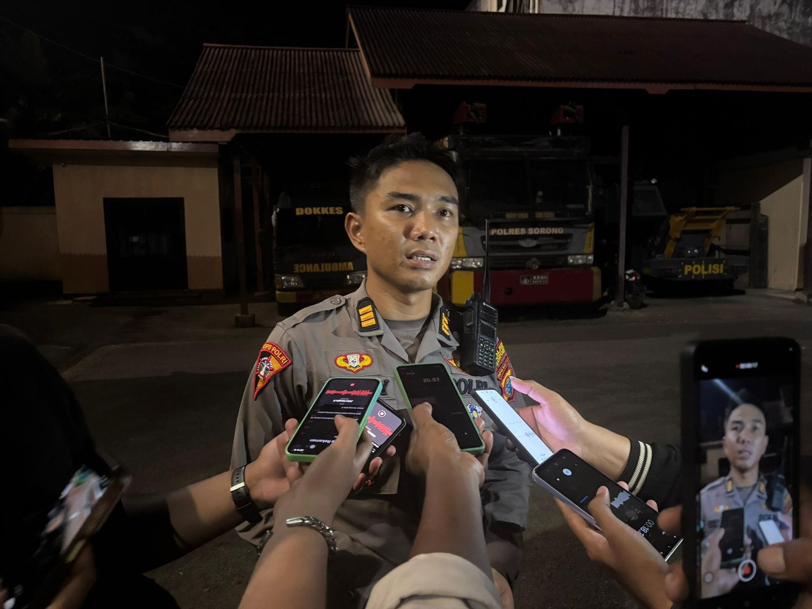 Polres Sorong Kejar Pelaku Hingga Luar Daerah, Tim Resmob Dikerahkan: Situasi Keamanan Tetap Terkendali Polres Sorong Kejar Pelaku Hingga Luar Daerah, Tim Resmob Dikerahkan: Situasi Keamanan Tetap Terkendali