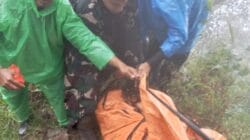 Menembus Hutan dan Tebing, Prajurit TNI Temukan Dua Korban Kecelakaan Pesawat ATR 42-500 di Gunung Bulusaraung