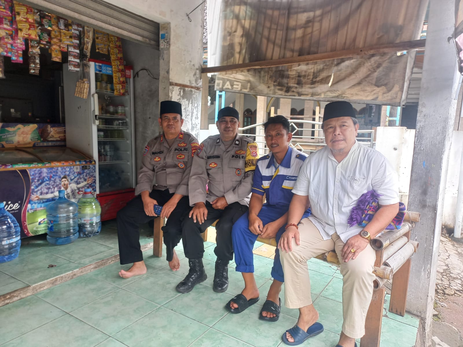 Bhabinkamtibmas Polsek Cikupa Sambangi Warga Desa Sukadamai, Perkuat Sinergi Kamtibmas