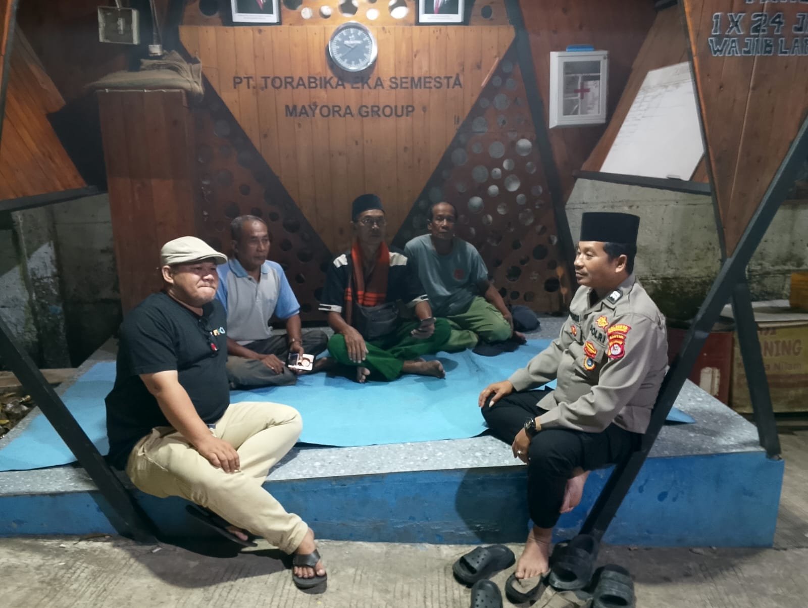 Polsek Cikupa Laksanakan Ronda Siskamling Bersama Warga Bitung Jaya