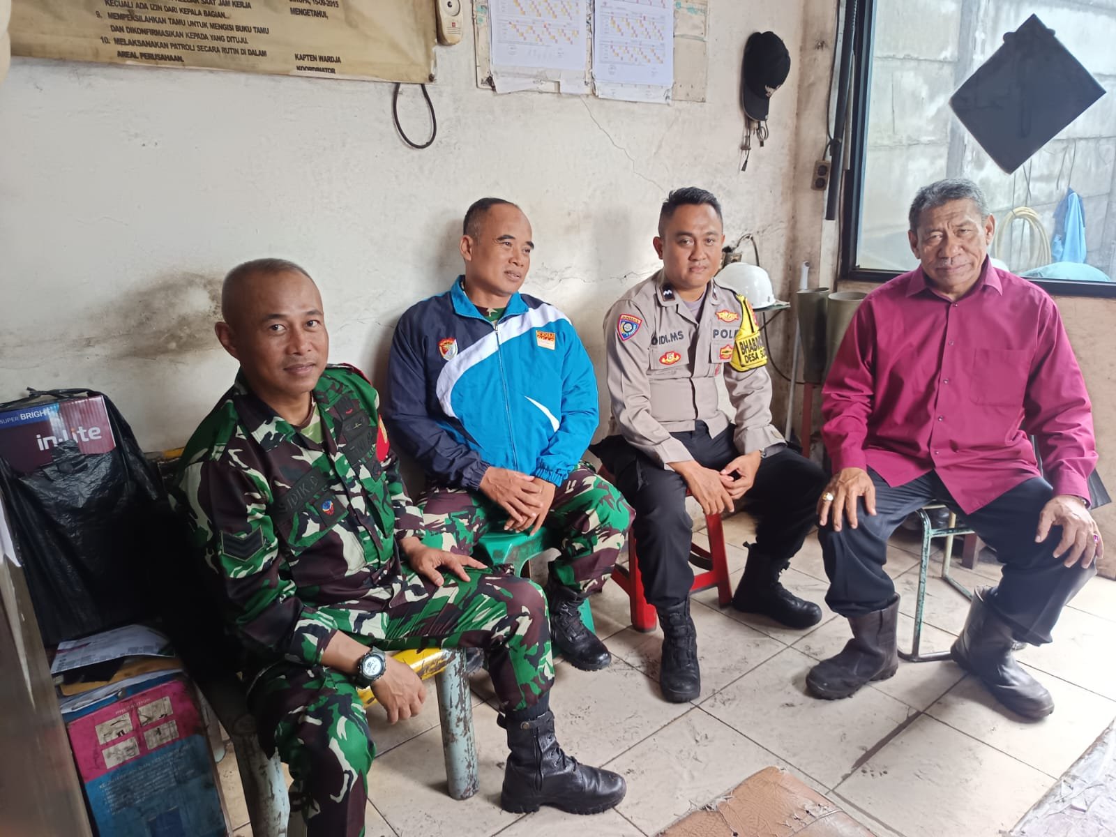 Sinergi TNI-Polri di Desa Sukanagara, Perkuat Harkamtibmas Wilayah Cikupa Sinergi TNI-Polri di Desa Sukanagara, Perkuat Harkamtibmas Wilayah Cikupa