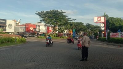 Polsek Cikupa Laksanakan Strong Point Sore Hari, Wujudkan Kamseltibcar Lantas