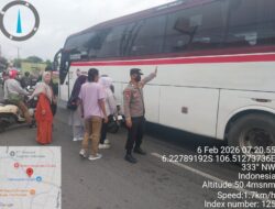Polsek Cikupa Laksanakan Pengaturan Lalu Lintas Pagi Hari di Jalan Raya Serang