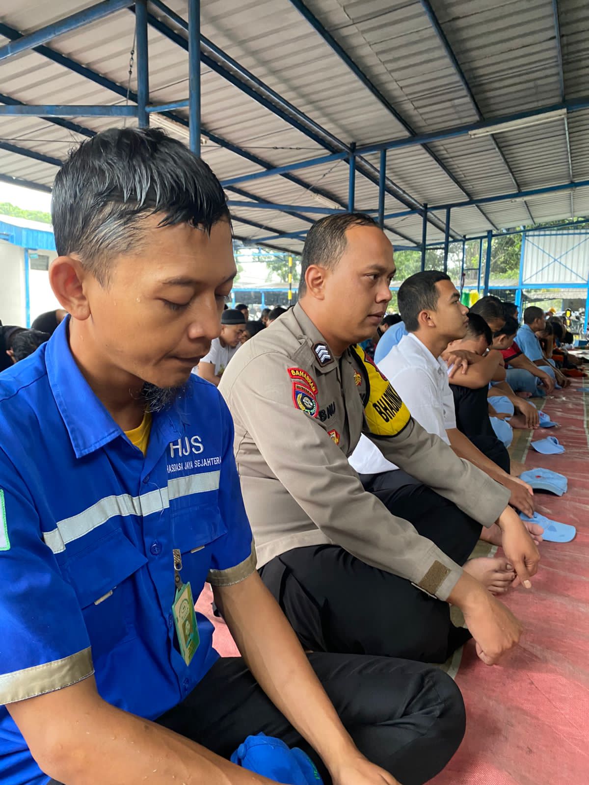 Bhabinkamtibmas Polsek Cikupa Laksanakan Jumat Keliling di Dua Lokasi Berbeda