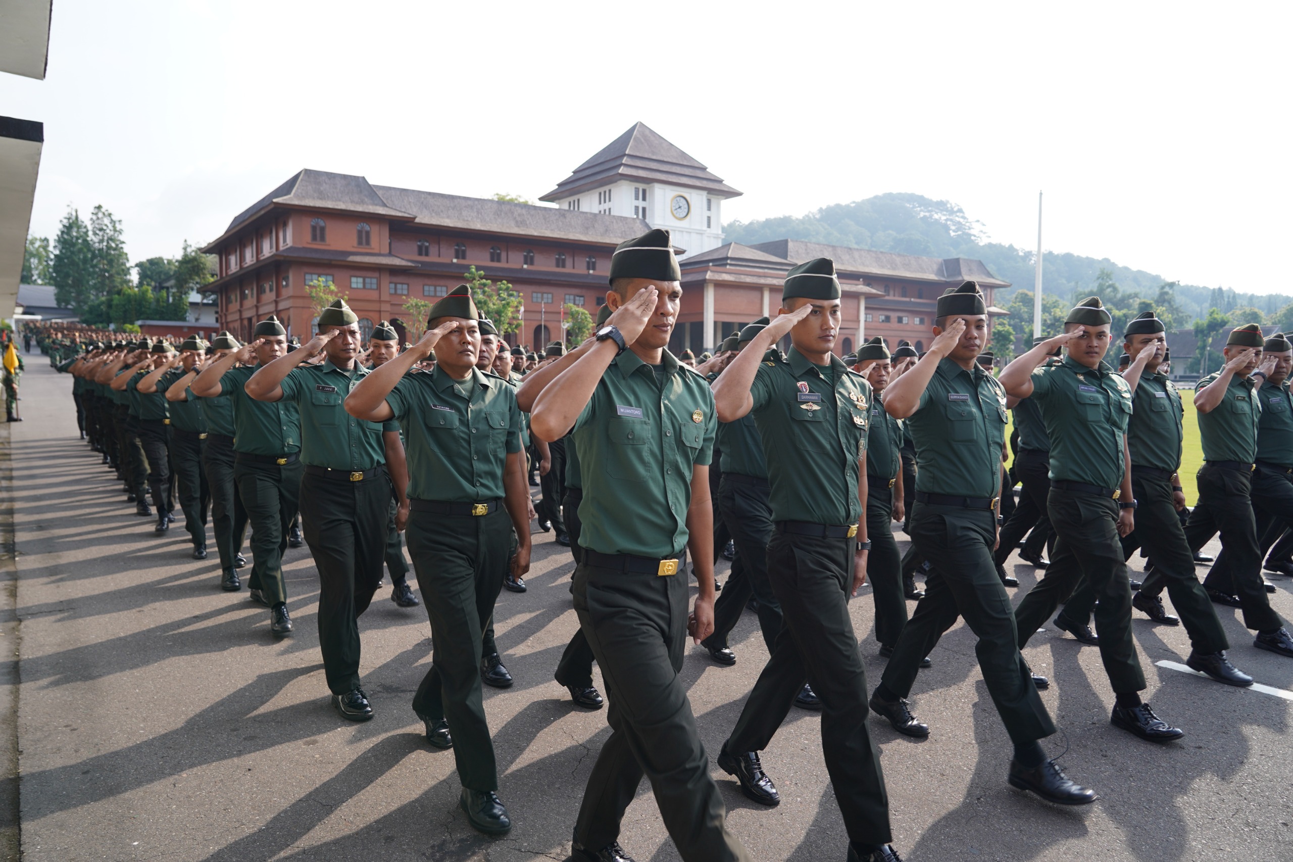 Upacara Bendera Pekan Kedua Februari 2026 Taruna dan Organik Akademi Militer