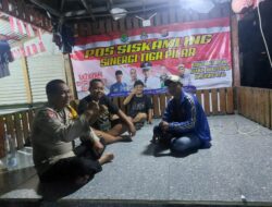 Bhabinkamtibmas Polsek Cikupa Aktifkan Siskamling Bersama Warga Desa Sukadamai