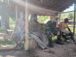 Babinsa Koramil 1710-07/Mapurujaya Laksanakan Komsos dengan Warga