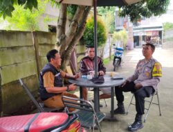 Bhabinkamtibmas Kelurahan Sukamulya Laksanakan Sambang Warga, Sampaikan Pesan Kamtibmas