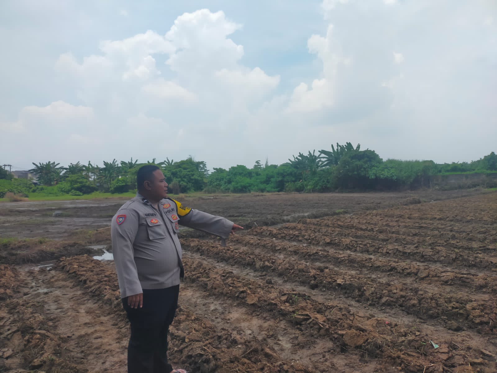 Bhabinkamtibmas Polsek Cikupa Lakukan Pengecekan Penanaman Jagung Hibrida Program 1 Desa 2 Hektare Kwartal I 2026