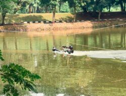 Prajurit Yonif 2 Marinir Asah Kemampuan Tempur Lewat Latihan Penyebrangan Sungai