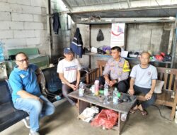 Bhabinkamtibmas Kelurahan Sukamulya Sambang Warga Antap Elang, Sampaikan Pesan Kamtibmas