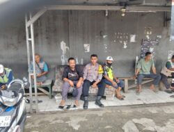 Bhabinkamtibmas Sukamulya Sambang Tokoh Pemuda, Sampaikan Pesan Kamtibmas di Bulan Puasa