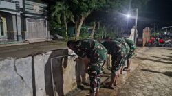 Walaupun Sibuk Bangun Desa, Anggota Satgas TMMD Tetap Prioritaskan Kewajiban Beribadah